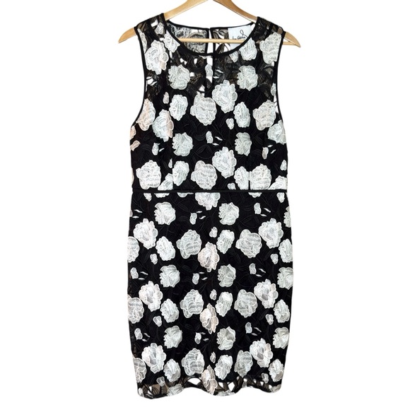 Sam Edelman Dresses & Skirts - Sam Edelman Black White Floral Embroidered Lace Sheath Dress Size 8 NWOT